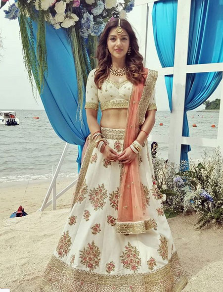 Mehreen Pirzada Instagram Photos